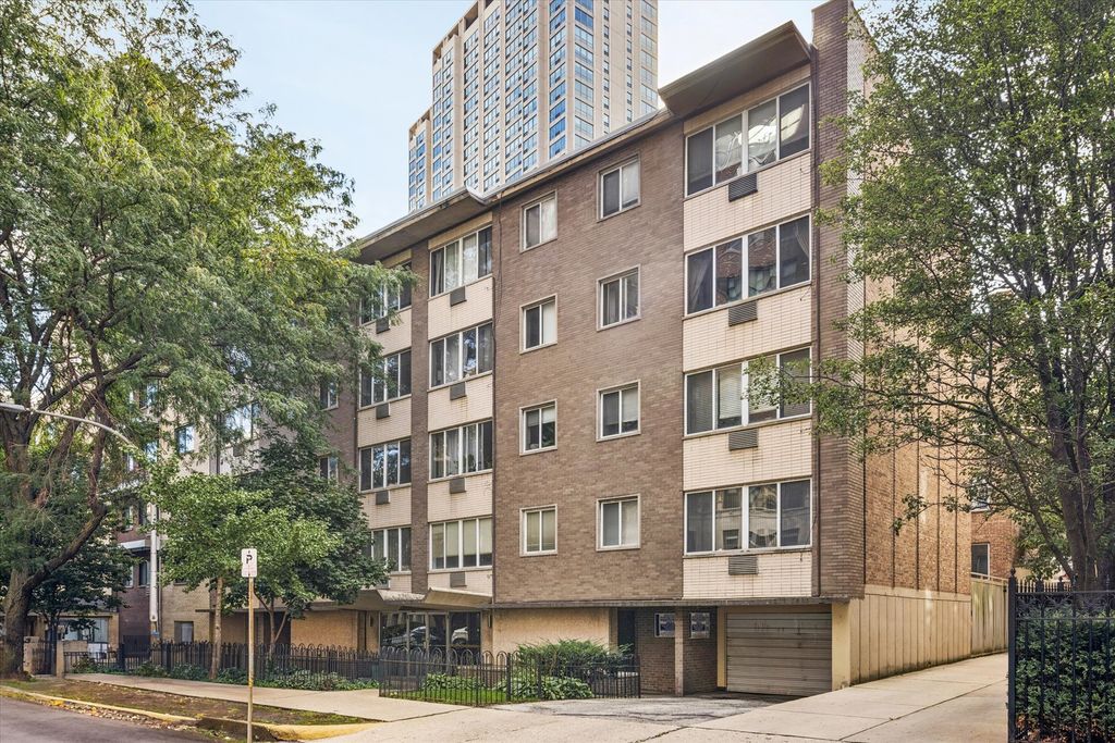 539 W Stratford Place 408, Chicago, IL 60657