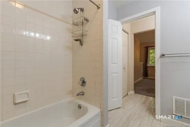 101 Farmington Chase Crescent 101, Farmington, CT 06032
