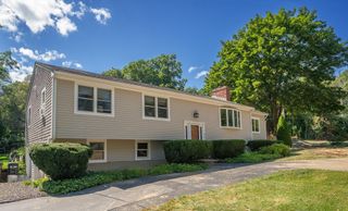 18 River Rd, Merrimac, MA 01860