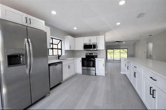 7377 Constitution CIR, Fort Myers, FL 33967