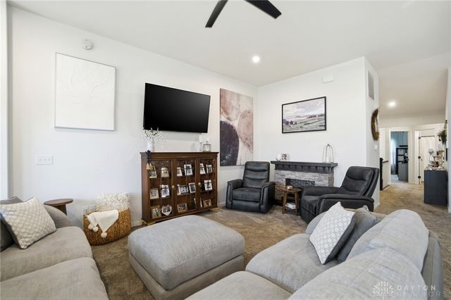 4381 Waters Edge Lane, Lebanon, OH 45036