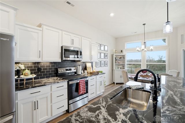 4381 Waters Edge Lane, Lebanon, OH 45036