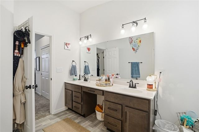 4381 Waters Edge Lane, Lebanon, OH 45036