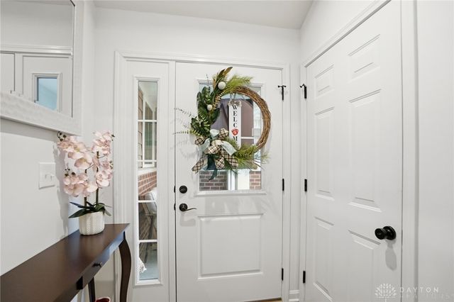 4381 Waters Edge Lane, Lebanon, OH 45036