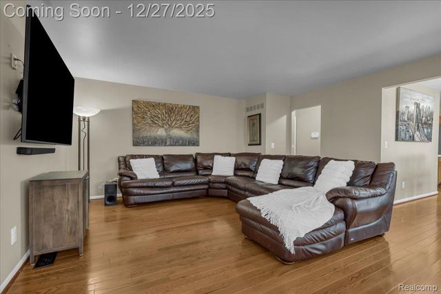 4763 Sherwood Circle, Canton Charter Township, MI 48188