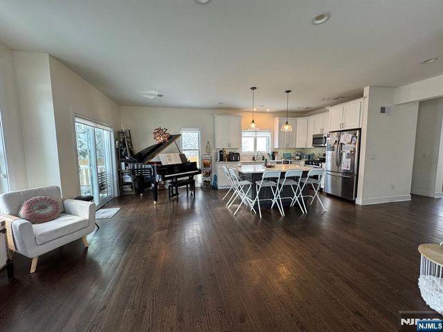 94 Park Avenue, Cresskill, NJ 07626