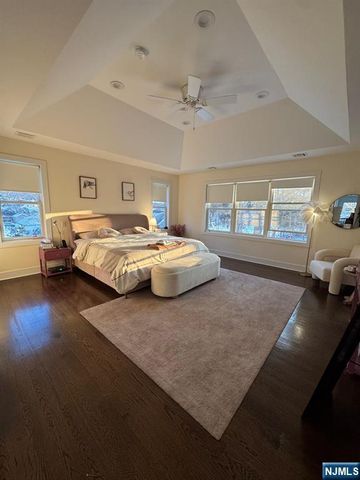 94 Park Avenue, Cresskill, NJ 07626