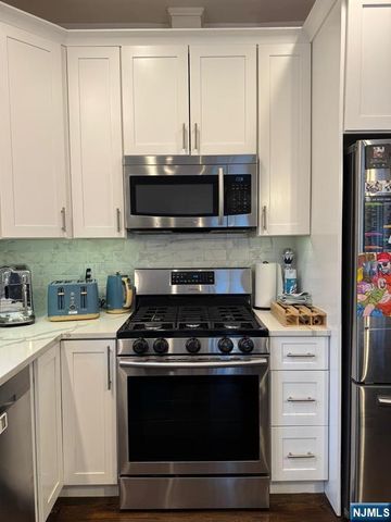 94 Park Avenue, Cresskill, NJ 07626