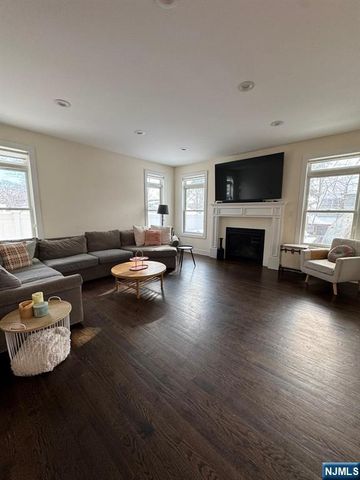 94 Park Avenue, Cresskill, NJ 07626