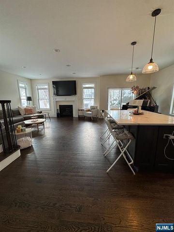 94 Park Avenue, Cresskill, NJ 07626