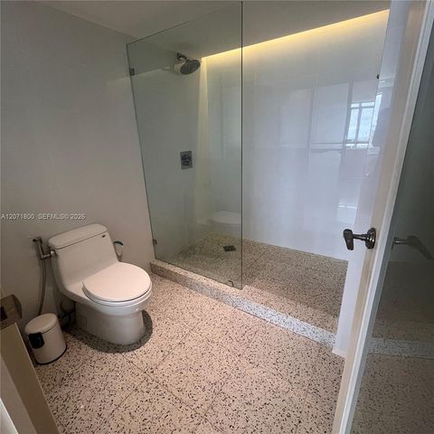 881 Ocean Drive 18B, Key Biscayne, FL 33149