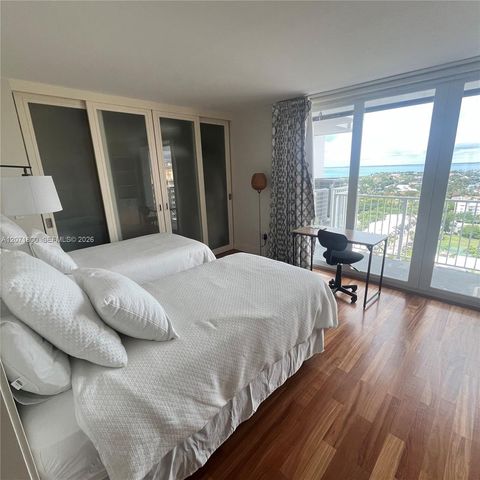 881 Ocean Drive 18B, Key Biscayne, FL 33149