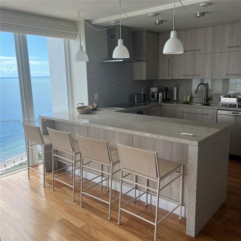 881 Ocean Drive 18B, Key Biscayne, FL 33149