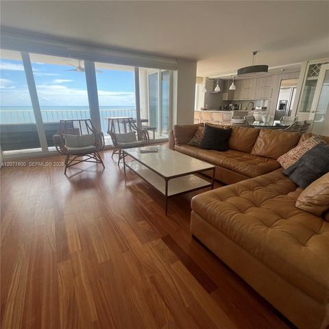 881 Ocean Drive 18B, Key Biscayne, FL 33149