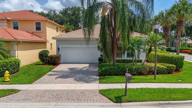 235 Via Condado Way, Palm Beach Gardens, FL 33418
