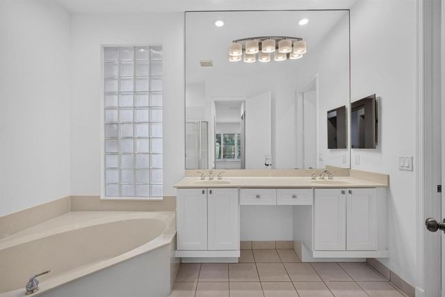 235 Via Condado Way, Palm Beach Gardens, FL 33418