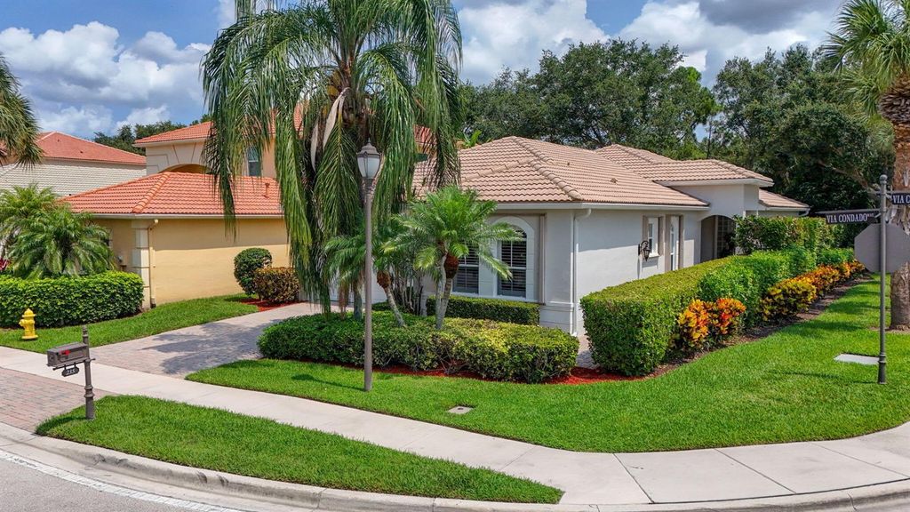 235 Via Condado Way, Palm Beach Gardens, FL 33418