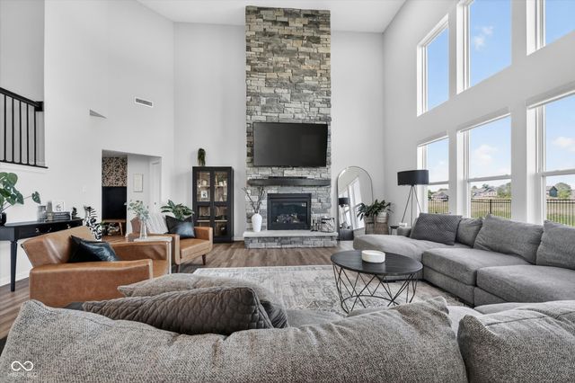 4984 Amber Crest Drive, Brownsburg, IN 46112