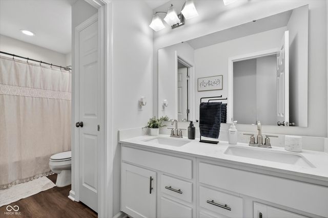 4984 Amber Crest Drive, Brownsburg, IN 46112