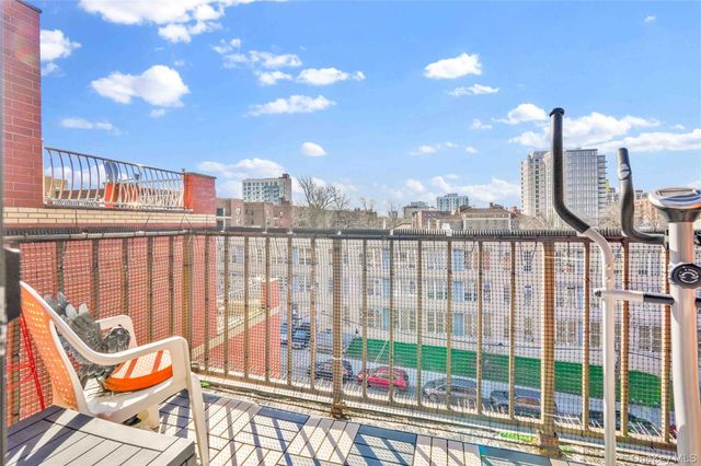 139-35 35th Avenue 6A, Flushing, NY 11354