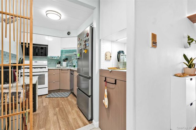 139-35 35th Avenue 6A, Flushing, NY 11354