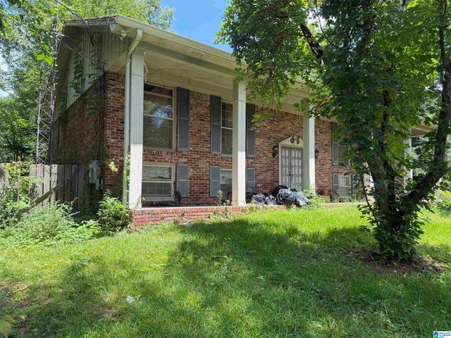 300 SNAKE HILL CIRCLE, Trussville, AL 35173