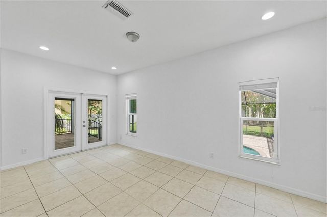 4118 WOODACRE LANE, Tampa, FL 33624