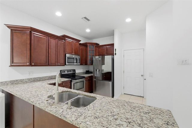 4118 WOODACRE LANE, Tampa, FL 33624