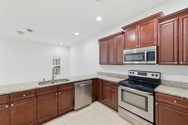 4118 WOODACRE LANE, Tampa, FL 33624