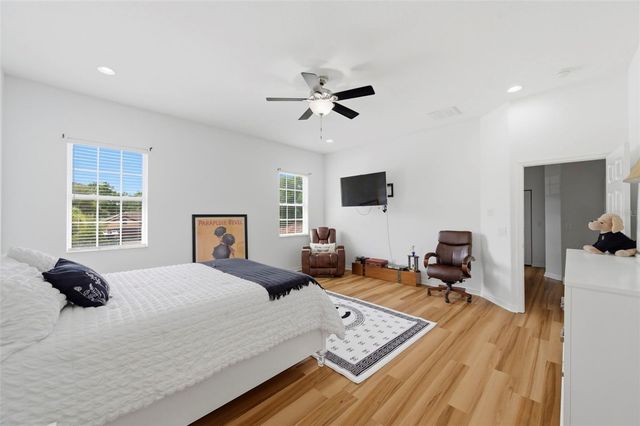 4118 WOODACRE LANE, Tampa, FL 33624