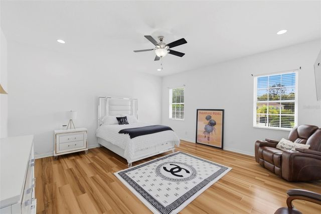 4118 WOODACRE LANE, Tampa, FL 33624