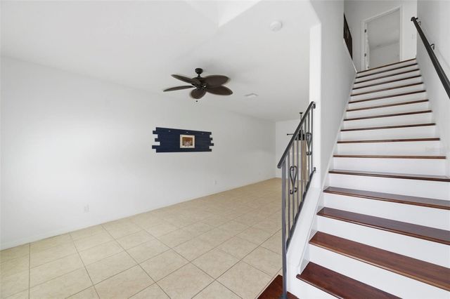 4118 WOODACRE LANE, Tampa, FL 33624