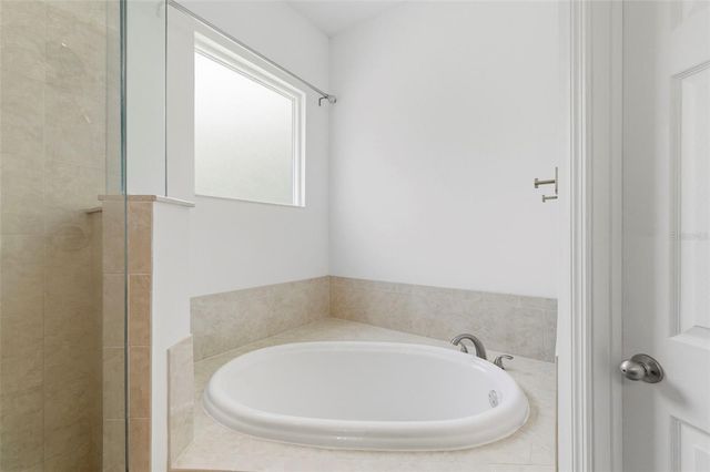 4118 WOODACRE LANE, Tampa, FL 33624