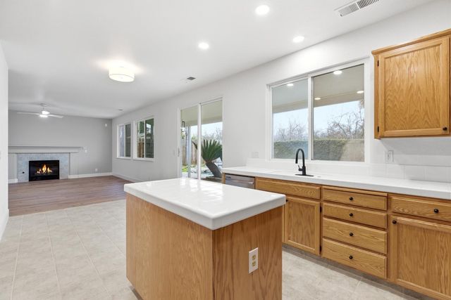 5629 Sun Glen Dr, Salida, CA 95368