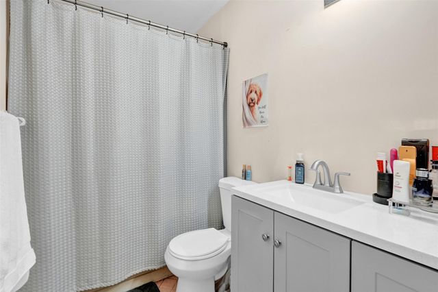 9851 Riverside Dr, Coral Springs, FL 33071