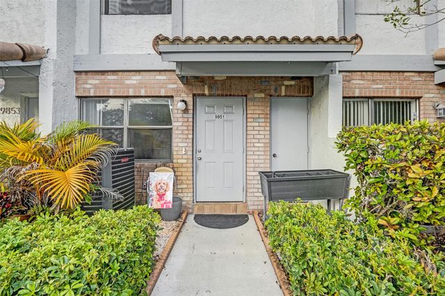 9851 Riverside Dr, Coral Springs, FL 33071