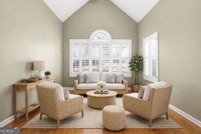 123 Glens Drive, Woodstock, GA 30188