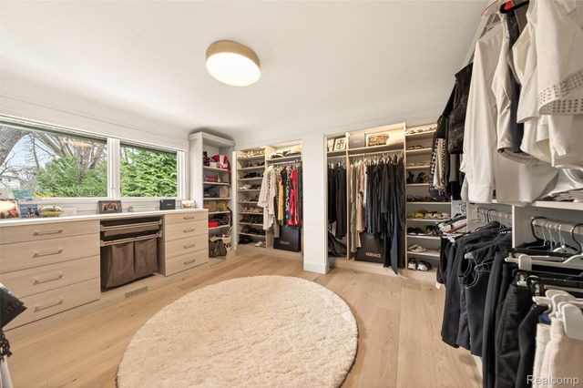 218 Hillboro Drive, Bloomfield Hills, MI 48301