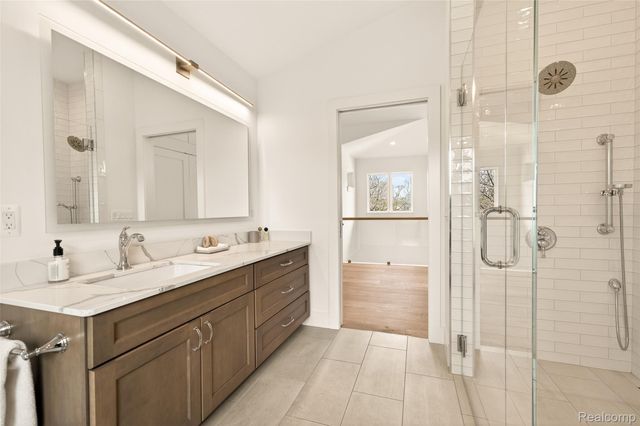 218 Hillboro Drive, Bloomfield Hills, MI 48301