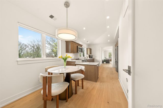 218 Hillboro Drive, Bloomfield Hills, MI 48301