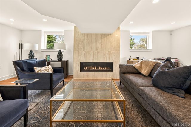 218 Hillboro Drive, Bloomfield Hills, MI 48301