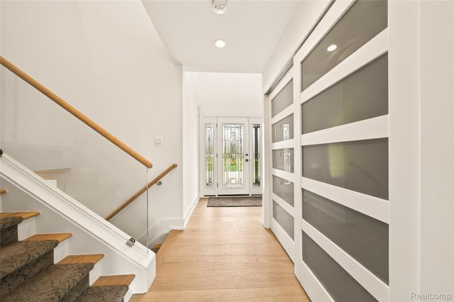 218 Hillboro Drive, Bloomfield Hills, MI 48301