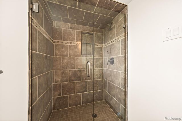 218 Hillboro Drive, Bloomfield Hills, MI 48301