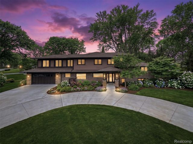 218 Hillboro Drive, Bloomfield Hills, MI 48301