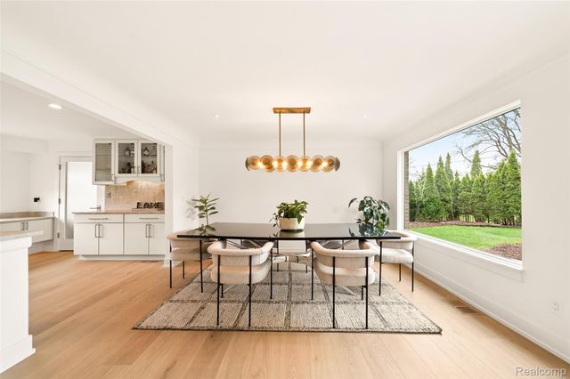 218 Hillboro Drive, Bloomfield Hills, MI 48301