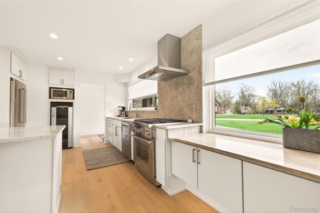 218 Hillboro Drive, Bloomfield Hills, MI 48301