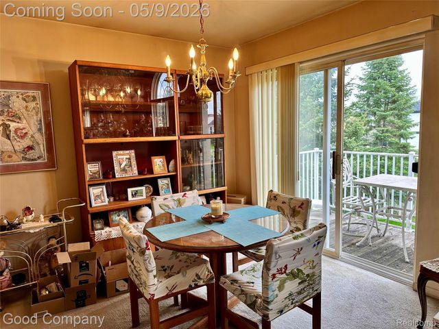 12211 Chesapeake Circle, Walled Lake, MI 48390