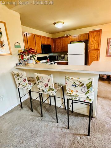 12211 Chesapeake Circle, Walled Lake, MI 48390
