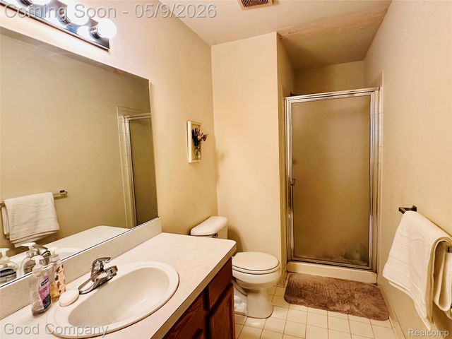 12211 Chesapeake Circle, Walled Lake, MI 48390