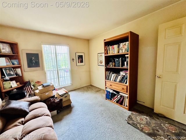 12211 Chesapeake Circle, Walled Lake, MI 48390